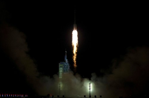 Çin pilotsuz gəmini orbitə çıxarıb