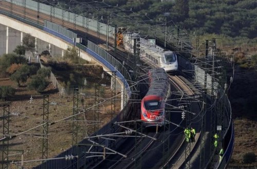 İspaniyada daşqın: Valensiyada 51 nəfər ölüb, Malaqada sərnişin qatarı relsdən çıxıb 