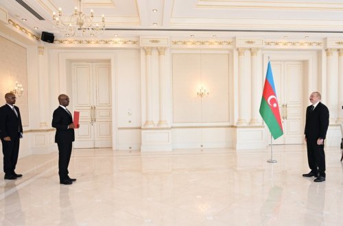 İlham Əliyev Ruandanın Azərbaycanda yeni təyin olunmuş səfirinin etimadnaməsini qəbul edib - YENİLƏNİB