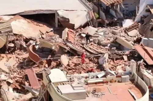 İcazəsiz tikilən 10 mərtəbəli otel uçub: 1 nəfər ölüb