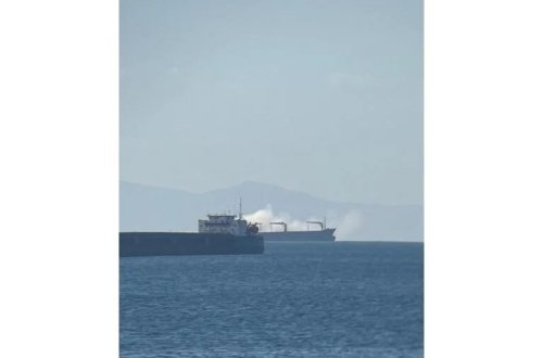 İstanbul Pendik sahillərində gəmi yanğını
