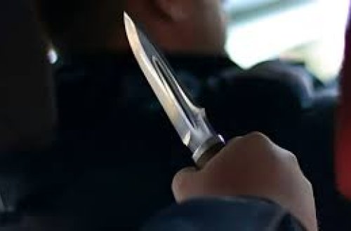 Sürücünün boğazına bıçaq dirəyib soydular