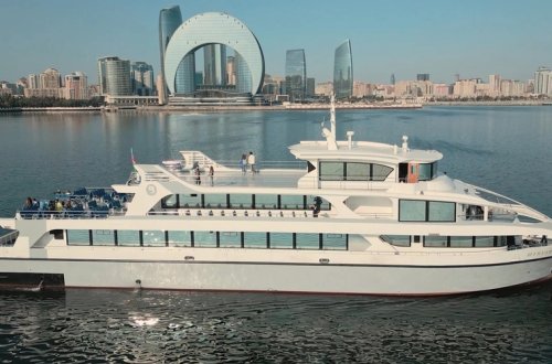 Bulvarda gəzinti gəmisinin qiyməti açıqlandı