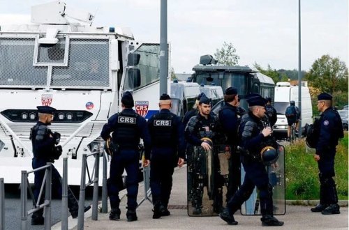 Fransada dəstələr arasında qarşıdurma: 1-i uşaq olmaqla 5 nəfər yaralanıb