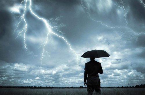 Sabah bəzi ərazilərdə arabir yağış yağacağı, şimşək çaxacağı gözlənilir