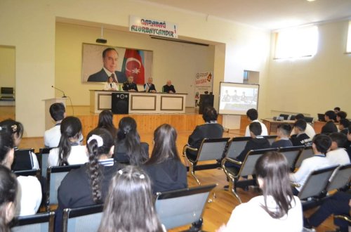 Polis rəisi şagirdləri zərərli vərdişlərdən uzaq olmağa çağırdı