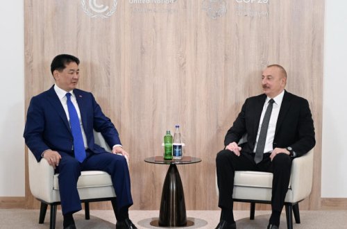 Prezident İlham Əliyev Monqolustan Prezidenti ilə görüşüb - FOTO
