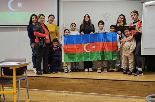 Estoniyada fəaliyyət göstərən Azərbaycan Həftəsonu məktəbində Zəfər və Bayraq günlərinə həsr olunmuş tədbir keçirilib