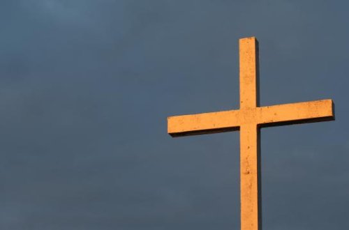 Yeni Zelandiyanın Baş naziri dövlət və kilsə qayğısına görə sui-istifadə qurbanlarından üzr istəyir