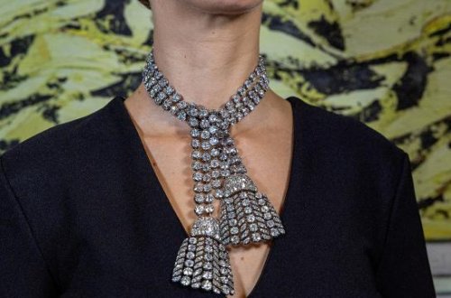 300 karatlıq tarixi daş-qaş rekord qiymətə satıldı