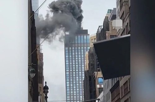 Manhettendə göydələndə yanğın