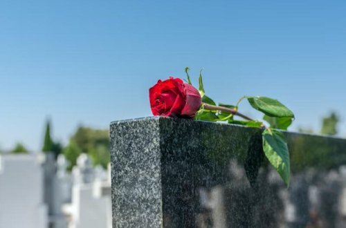 Azərbaycanda qəbirstanlıqda məzarlar çökdü - qəbirlər başqa əraziyə köçürüldü