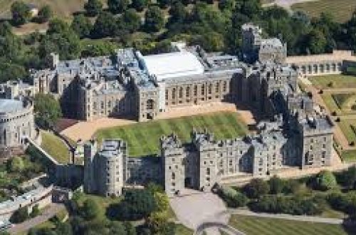 Şahzadə Uilyam və Keyt Middltonun qəsrinə maskalı basqın edildi