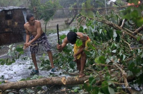 Filippini tayfun vurdu: 1,2 milyon insan təxliyə edildi 