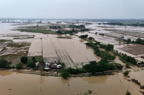 Filippində baş verən qasırğada 12 nəfər ölüb
