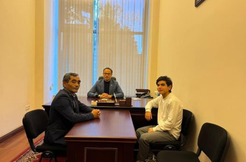 Deputat Ramil Həsən Milli Məclisdə vətəndaşları qəbul edib