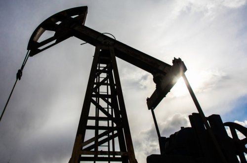 Azərbaycan neftinin qiyməti 76 dolları ötüb