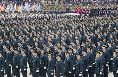 Hərbi xidmətdən yayınmaq üçün kökəldi və həbs cəzasına məhkum edildi