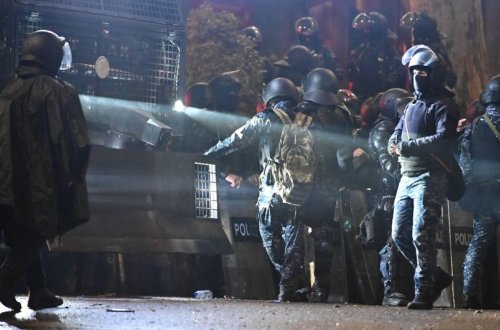 Ötən gün Tbilisidə keçirilən mitinq zamanı 34 nəfər saxlanılıb, 12 polis yaralanıb