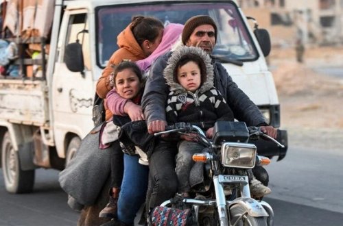 Artıq 50 minə yaxın suriyalı evlərindən didərgin düşüb