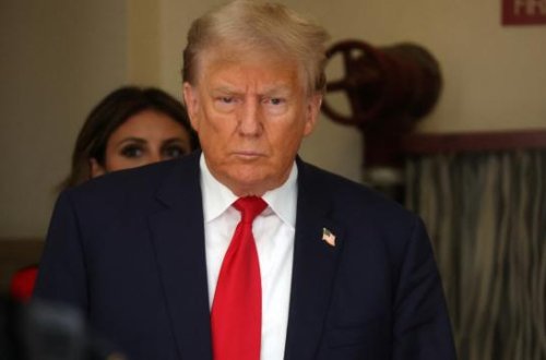 Trampın seçildikdən sonra ilk xarici səfəri Notr-Dam kilsəsinin açılış mərasiminə olacaq