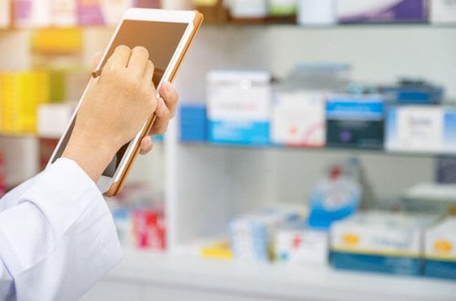 Bakıda aptekçi qadına hücum oldu