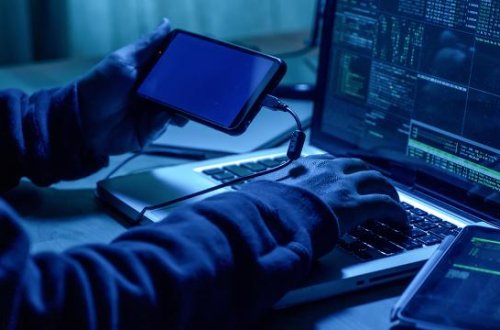 Ağ Ev: Çinli hakerlər telekommunikasiya şirkətlərini hədəf alıblar