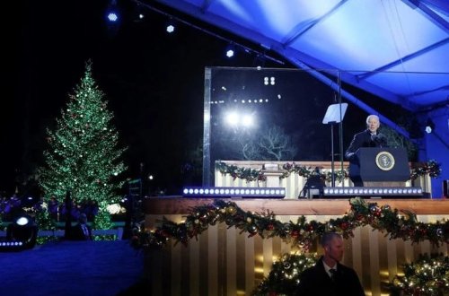 Baydenin son vəzifəsi: Ağ Evdə Milad ağacının işıqlarını yandırdı 