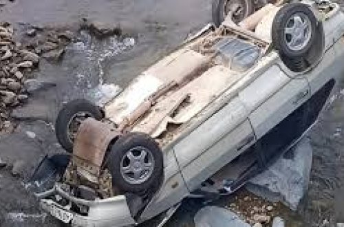 Goranboyda avtomobil atı vurub, daha sonra kanala düşüb