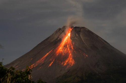 Filippində vulkan püskürməsindən sonra təxminən 87 min insan təxliyə edilib