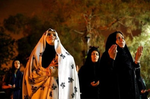 İranda yeni əxlaq qanunları qüvvədə: Qadınlara ölüm hökmü!