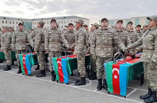 Müddətli həqiqi hərbi xidmət qulluqçularının xidmət keçmək üçün son yaş həddi azaldılır