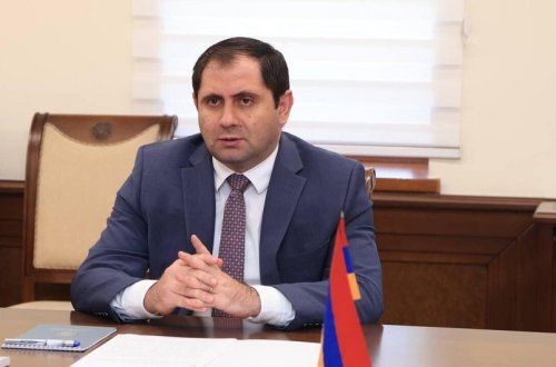 Ermənistanın müdafiə naziri Fransaya yollanıb