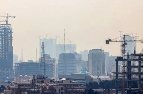 İranda 6 mərtəbəli bina uçub