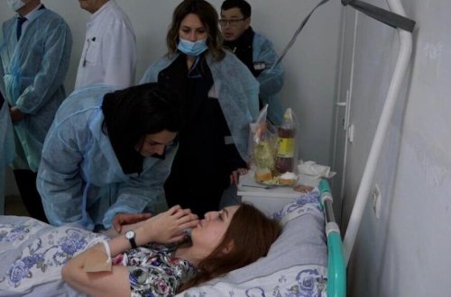 Sağ qalan stüardessa Aydanın xəstəxanadan görüntüləri - VİDEO