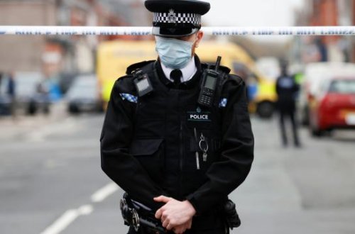 Londonda bir nəfərin avtomobili səkidə gedən insanların üzərinə sürməsi nəticəsində 4 nəfər xəsarət alıb