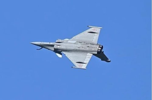 Hərbi təyyarə təsadüfən mülki insanları vurdu: 10 ölü