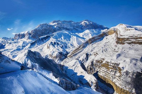 Şahdağa qar yağıb