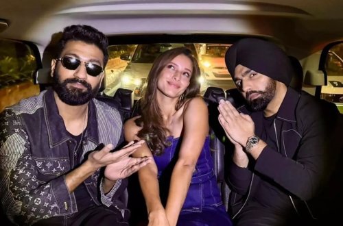 Hindistanda magistral yolda video çəkmək istəyən yutuberləri maşın vurdu - ANBAAN VİDEO - FOTO