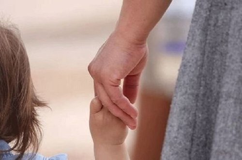 Üç övladı ilə evdən çıxan qadından iki gündür xəbər yoxdur