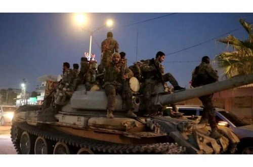 Sülh Pınarı Əməliyyatı bölgəsində hərəkətlilik: Suriya Milli Ordusu cəbhəyə ağır silah daşıyır 