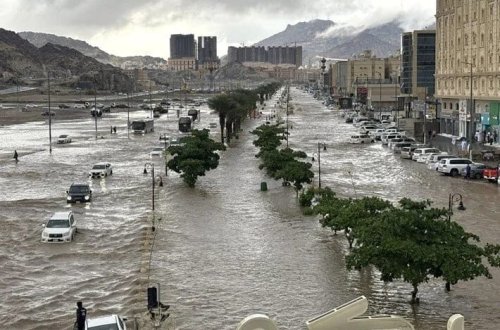 Güclü yağış Məkkədə daşqınlara səbəb olub