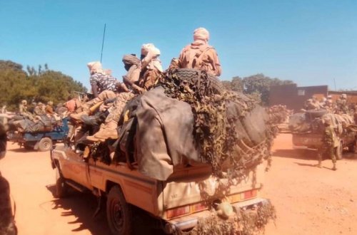Çadda silahlı şəxslər prezident sarayına hücum ediblər