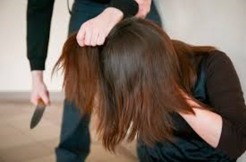 Bacısını boğaraq öldürməkdə təqsirləndirilən şəxsin məhkəməsi: 