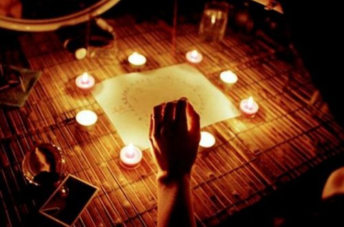 Xalq artistimiz evində fala baxırmış... - qapısında növbə olub - FOTO