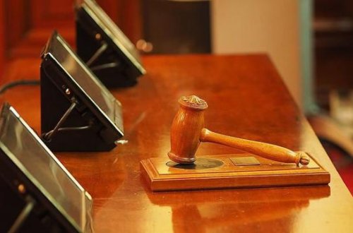 İran: Casusluq ittihamı ilə saxlanılan İsveçrə vətəndaşı intihar edib