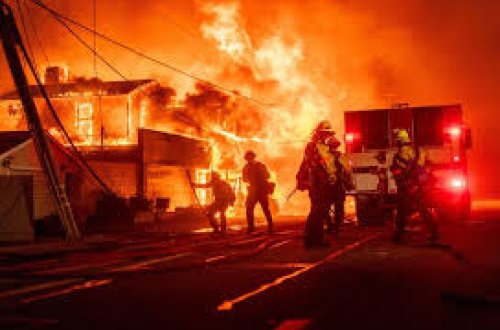 Los-Ancelesdə davam edən yanğında Azərbaycan vətəndaşları xəsarət almayıb - RƏSMİ