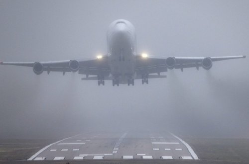 AZAL-ın üç təyyarəsi dumana görə Bakıda yox, Gəncədə uğurla eniş edib