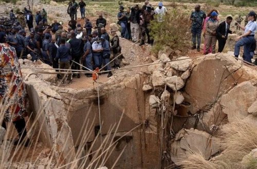 Cənubi Afrikada qeyri-qanuni mədənçilər üçün xilasetmə əməliyyatı: Onlar qida və su olmadan yerin altında qalıblar