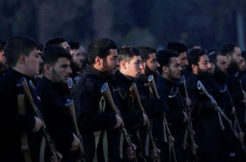 Əsəd tərəfdarlarını ovlayırlar: Yeni Suriyanın ilk polisləri vəzifəyə hazırdır!